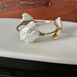 EUC Bourbon & Boweties natural pearl bangle